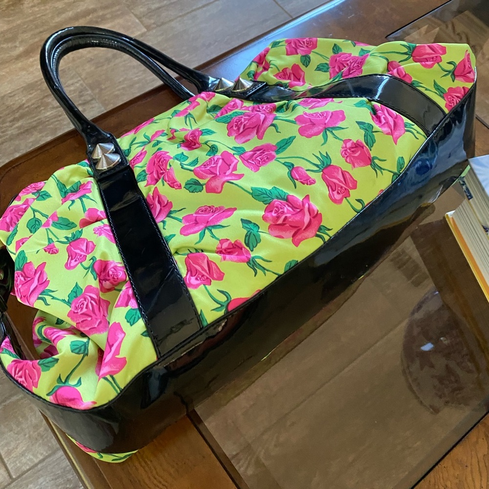 Super cute Betsy Johnson purse♥️